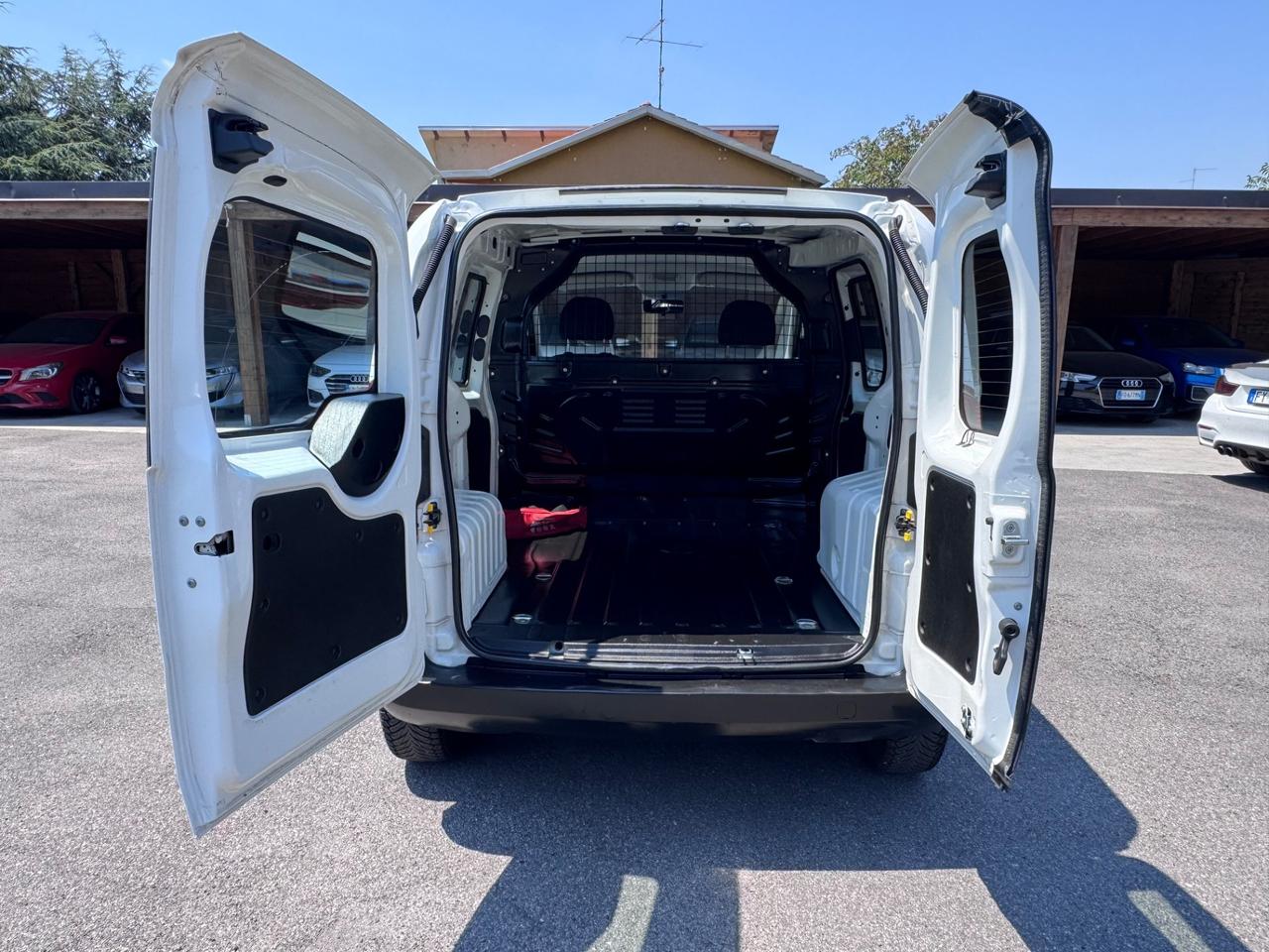 Fiat Fiorino 1.3 MJT 95CV Cargo SX LIEVEMENTE GRANDINATO