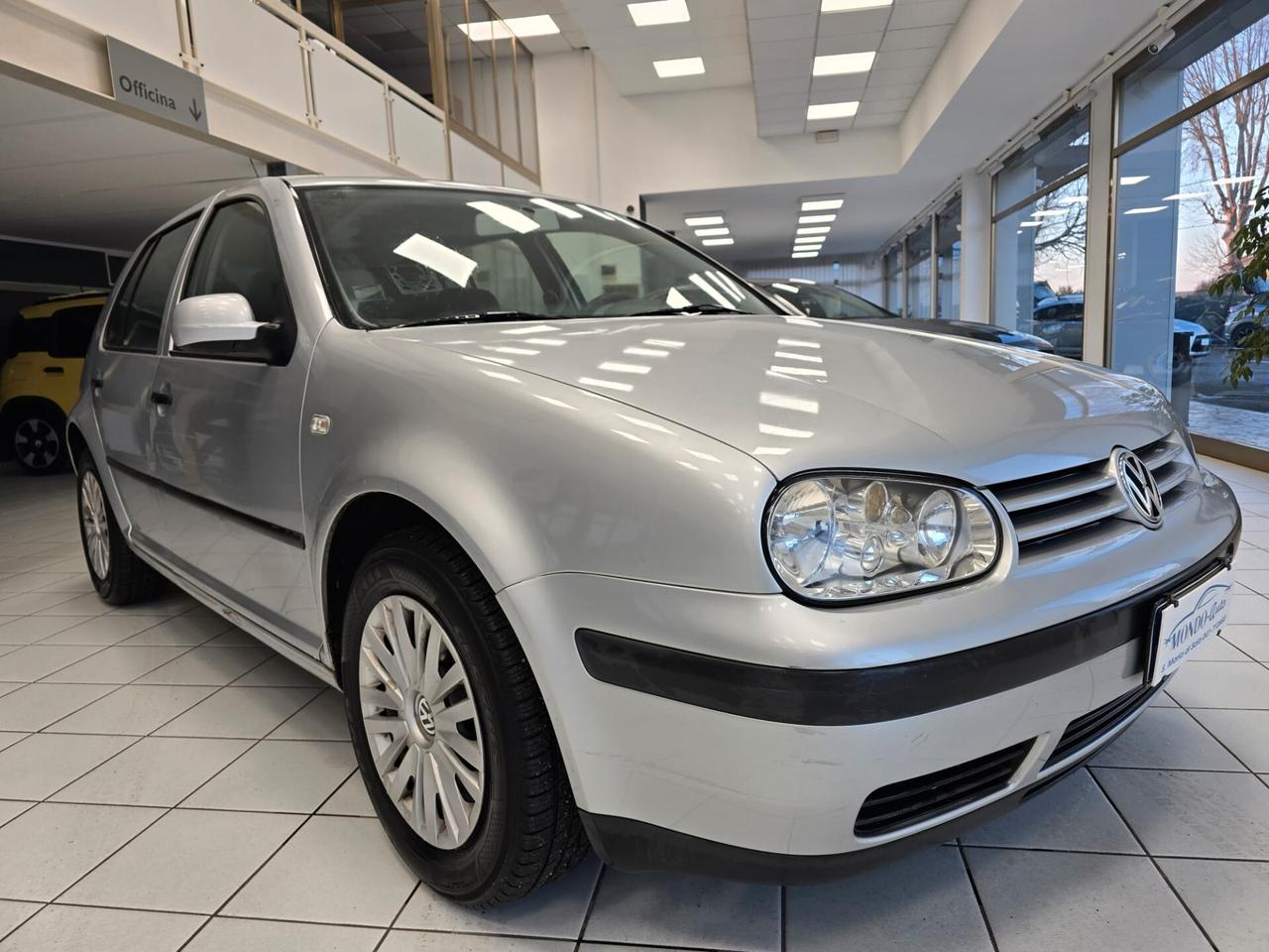 Volkswagen Golf 1.4 16V cat 5 porte 2001