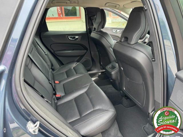 VOLVO XC60 B4 (d) AWD Inscription R.L.19" Sedili Pelle
