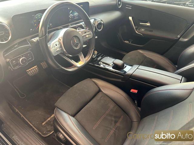 MERCEDES-BENZ A 180 Automatic Premium