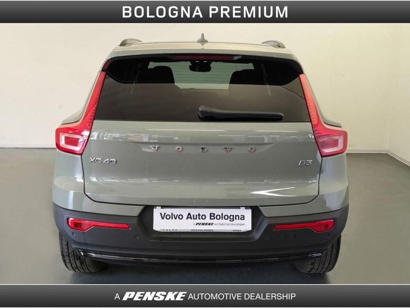 Volvo XC40 B3 automatico Plus Dark
