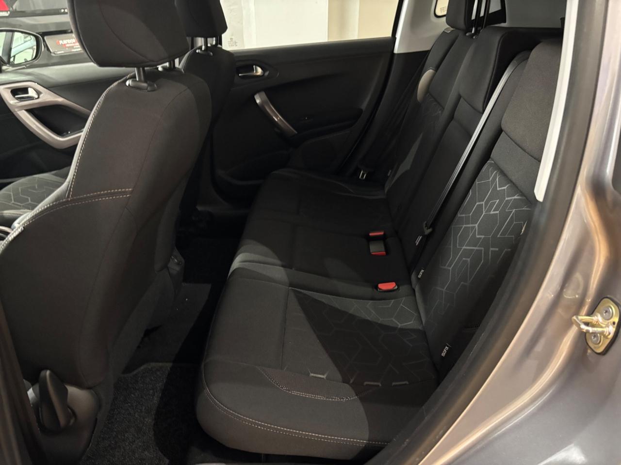 Peugeot 2008 1.6 e-HDi 92 CV Stop&Start Allure