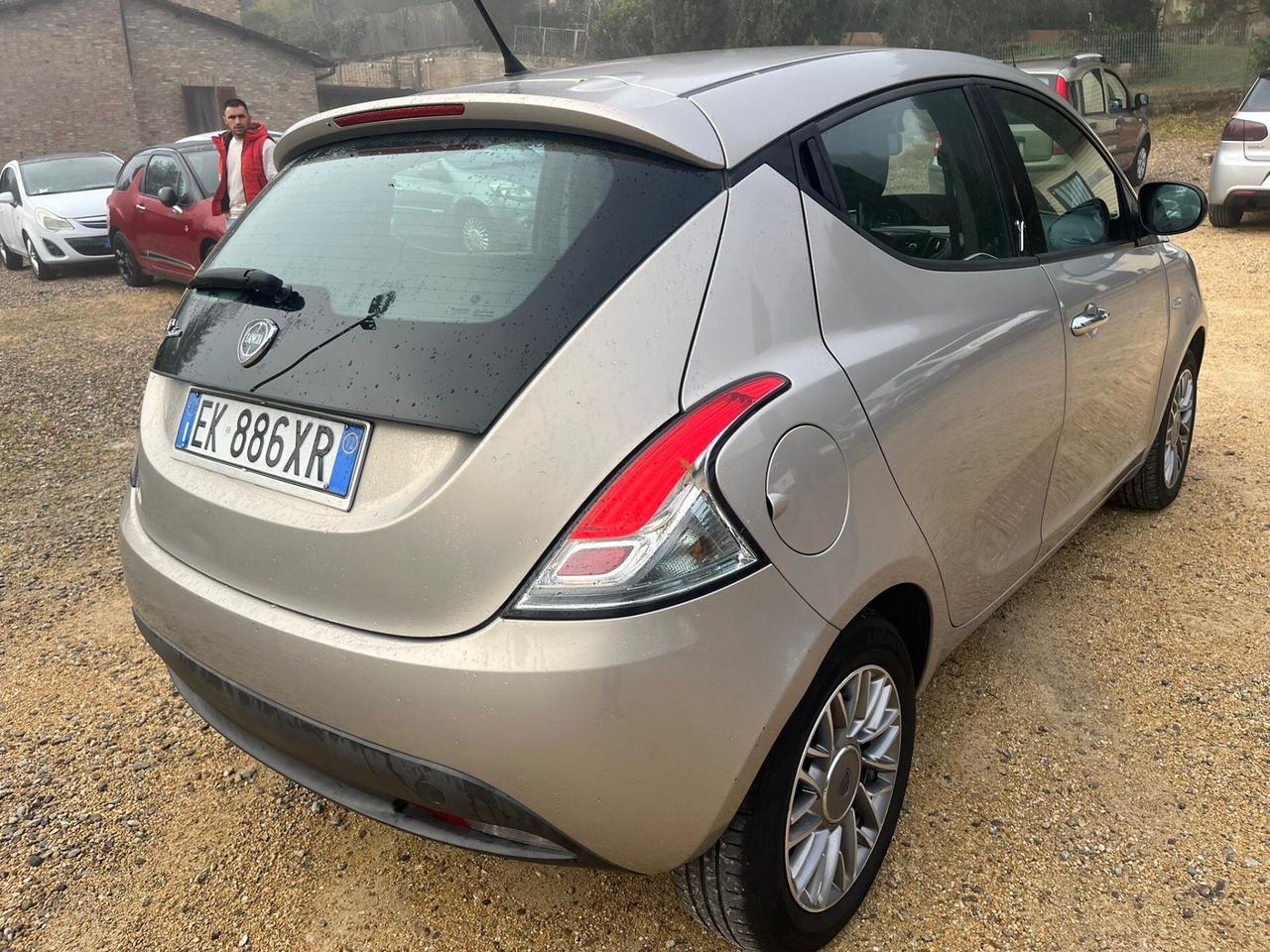 Lancia Ypsilon 1.3 Diesel - Neopatentati
