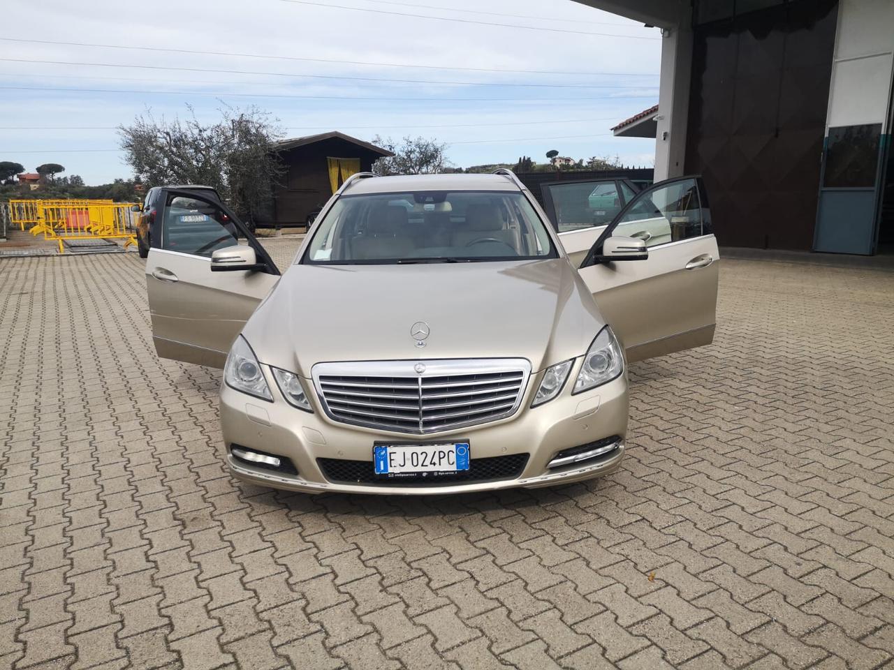 Mercedes-benz E 250 CDI BlueEFFICIENCY 4M. Elegance