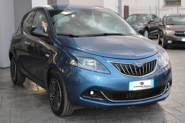 Lancia Ypsilon III 1.0 hybrid Gold s&s 70cv adatta neopatentasti