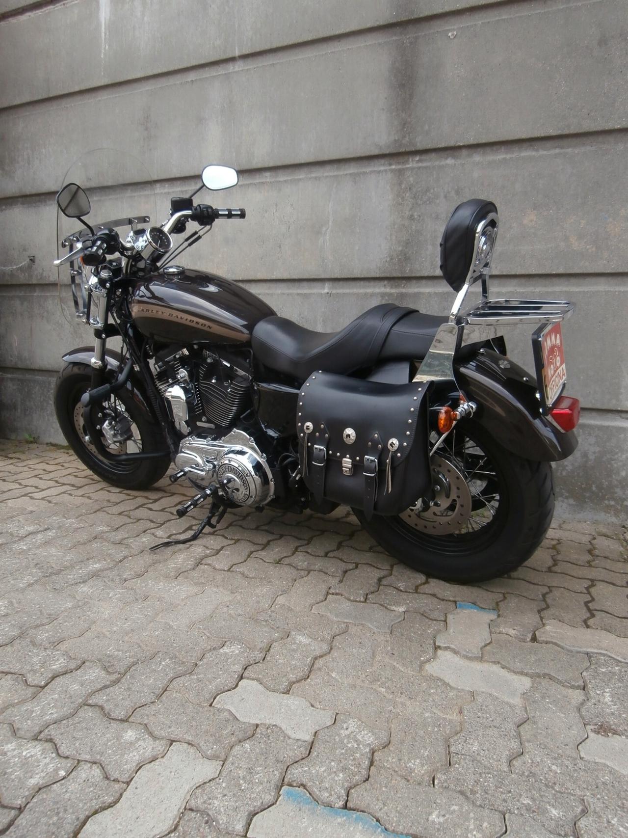 Harley-davidson 1200 Sportster Custom (2017) - XL 1200C passaggio incluso.