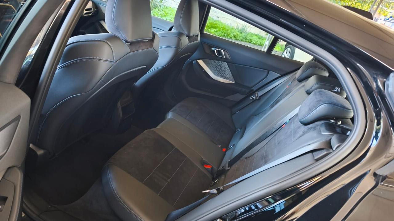 Bmw 118 118d 5p. MSport Design