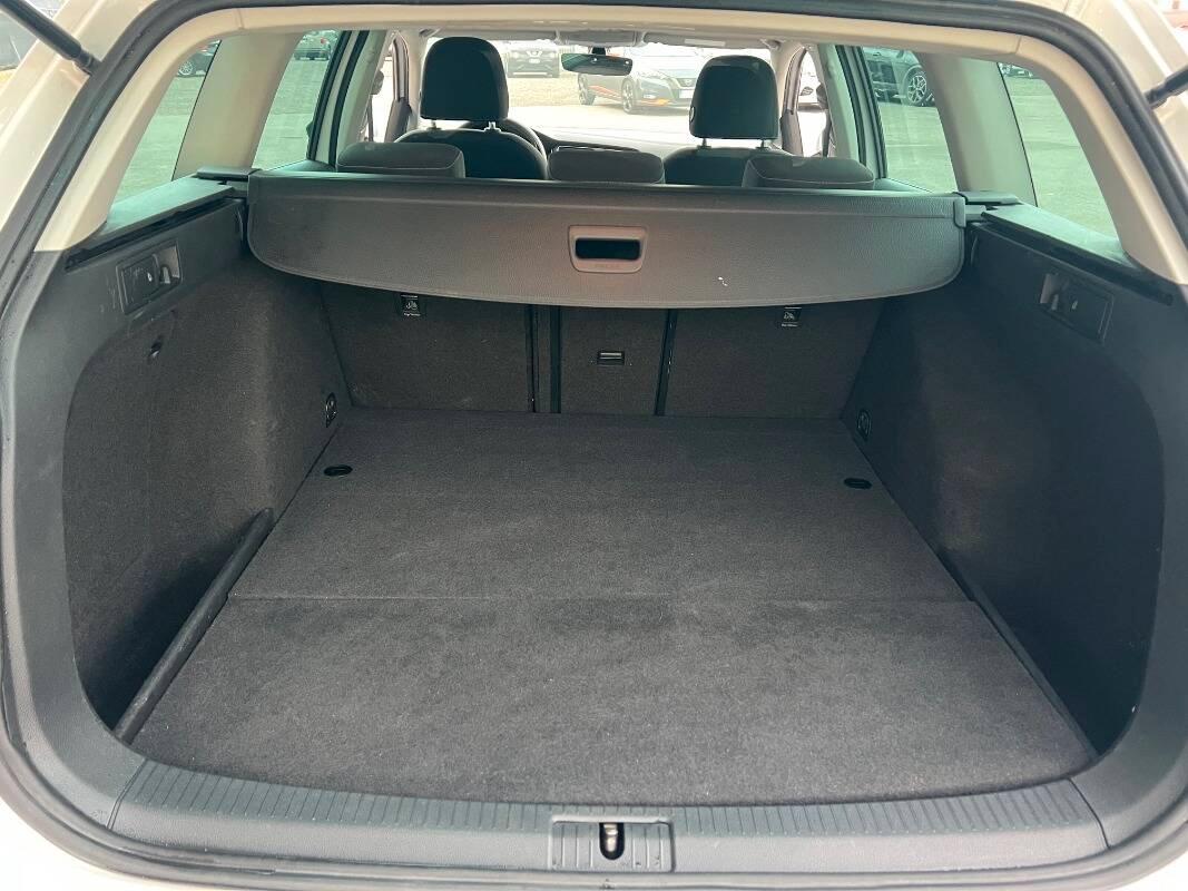 Volkswagen Golf Variant Golf var. 1.4 tgi Executive 110cv dsg