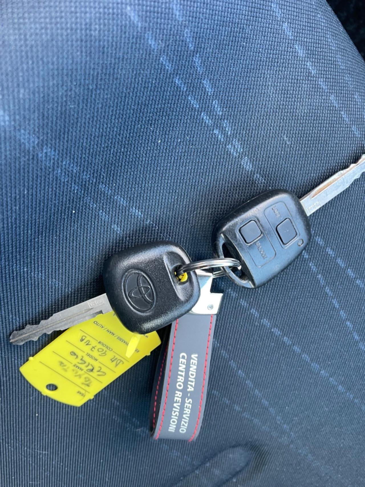 Toyota Yaris 1.0 5 porte Sol