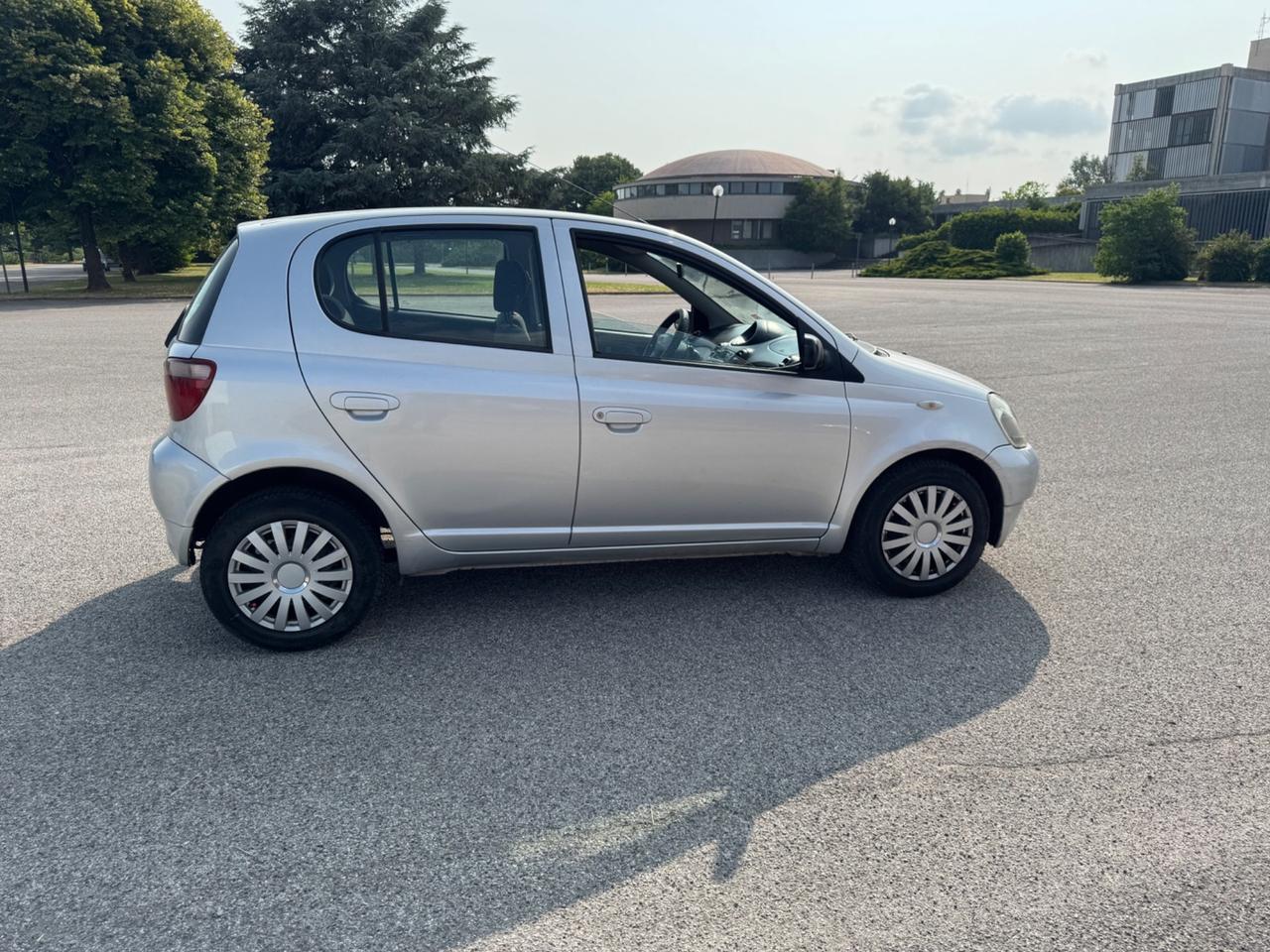 Toyota Yaris 1.0i 16V cat 5 porte