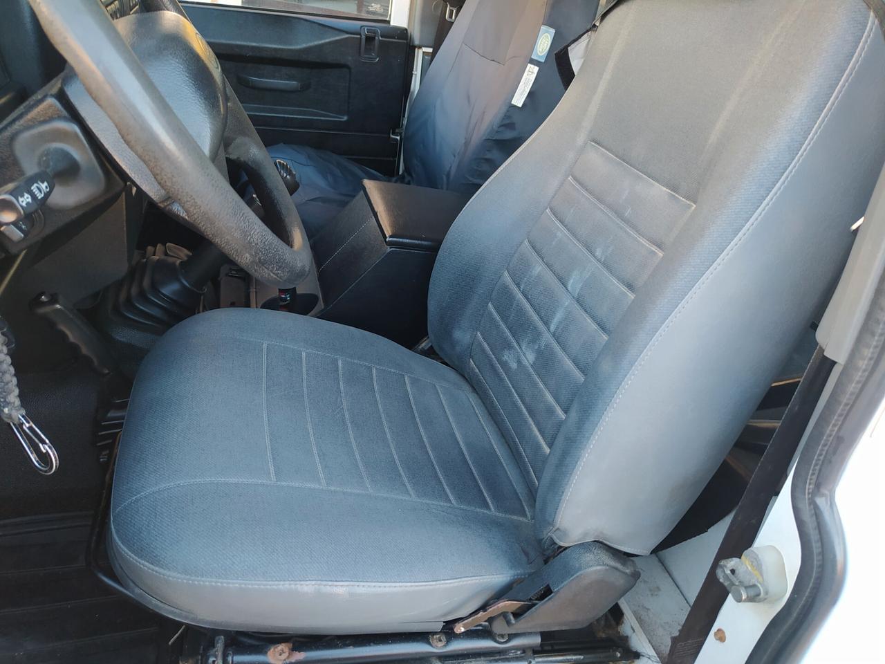 Land Rover Defender 90 2.4 TD4 SW N1 4 posti