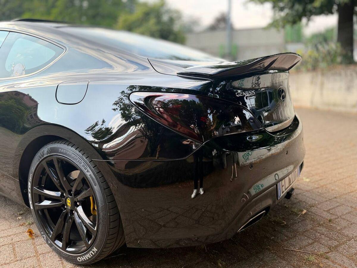 Hyundai Genesis 2.0 turbo Sport