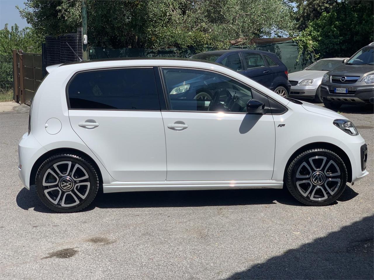 VOLKSWAGEN up! R-Line