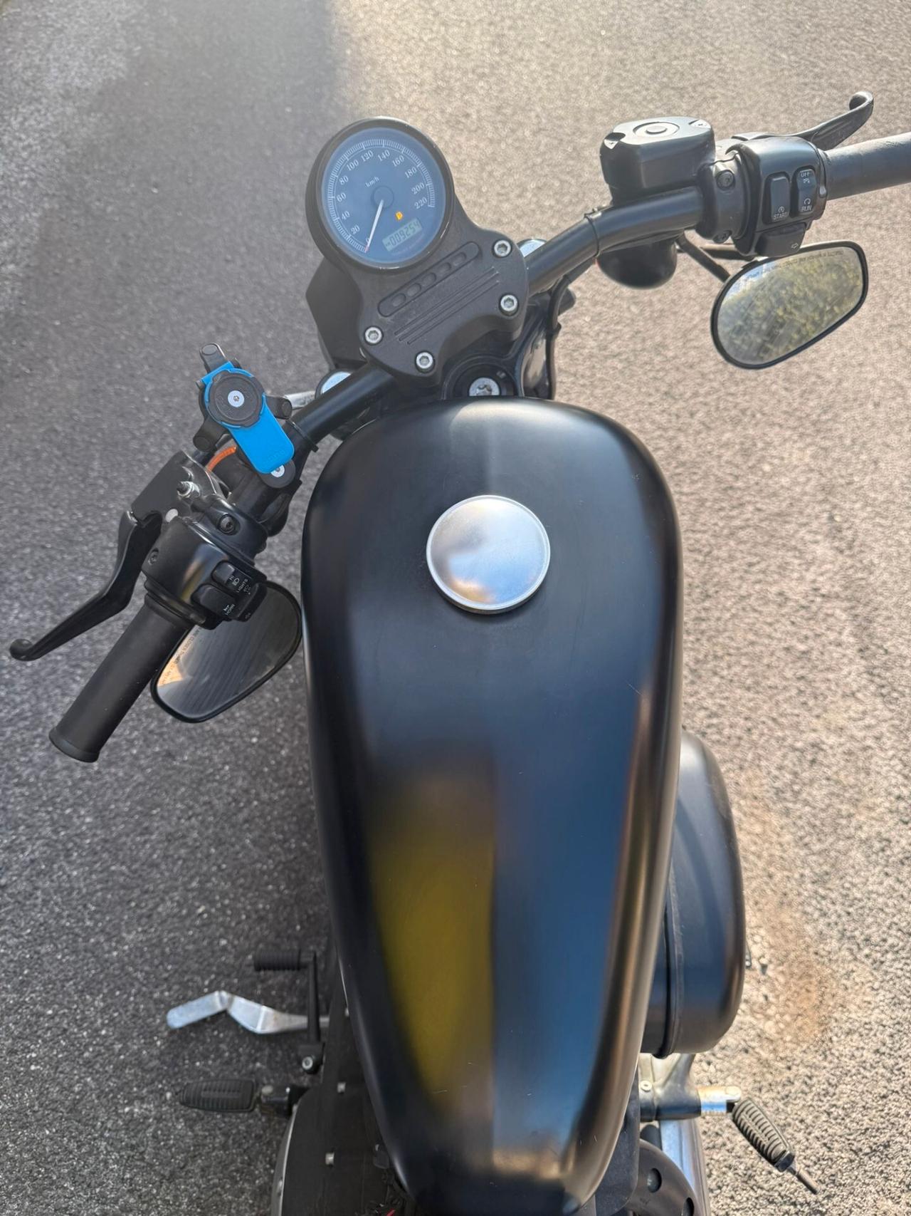 Harley-davidson XL 883