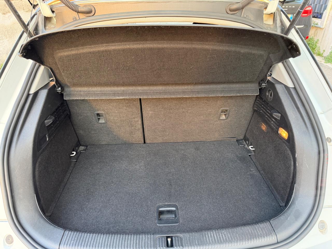 Audi a1 1.6 105cv sportback S-LINE