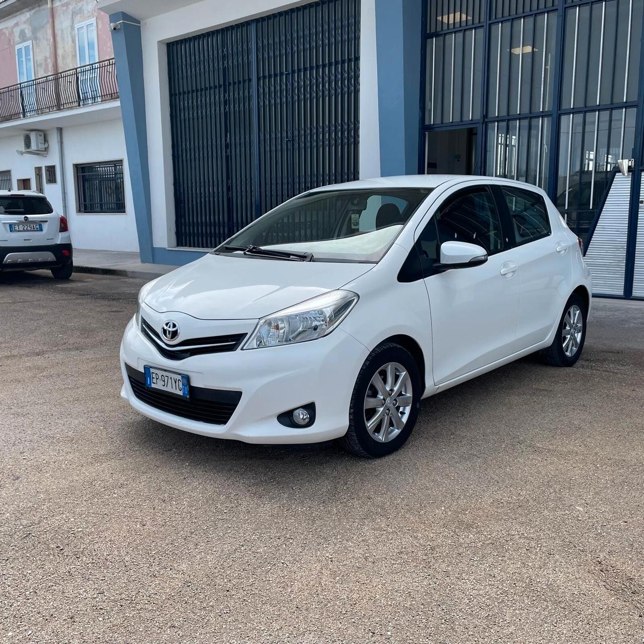 Toyota Yaris 1.0 5 porte Active
