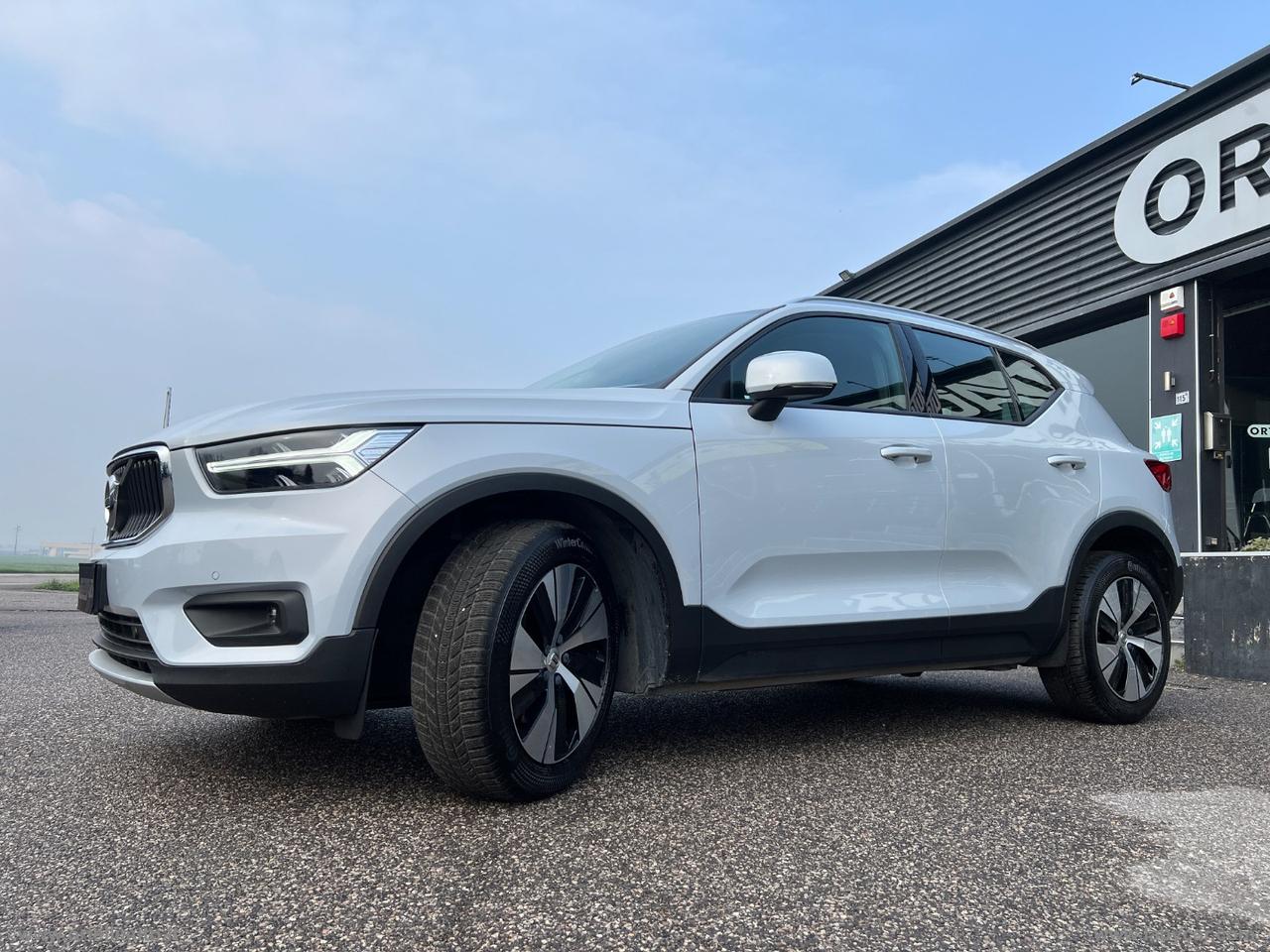 VOLVO XC40 D3 AWD Geartronic Momentum Pro IVA DEDUCIBILE