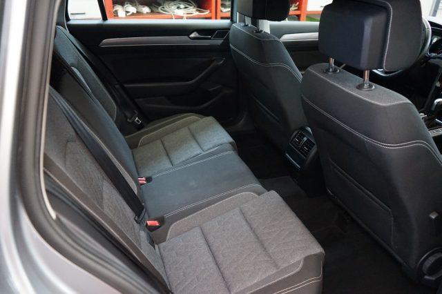 VOLKSWAGEN Passat Variant 2.0 TDI SCR EVO DSG Business