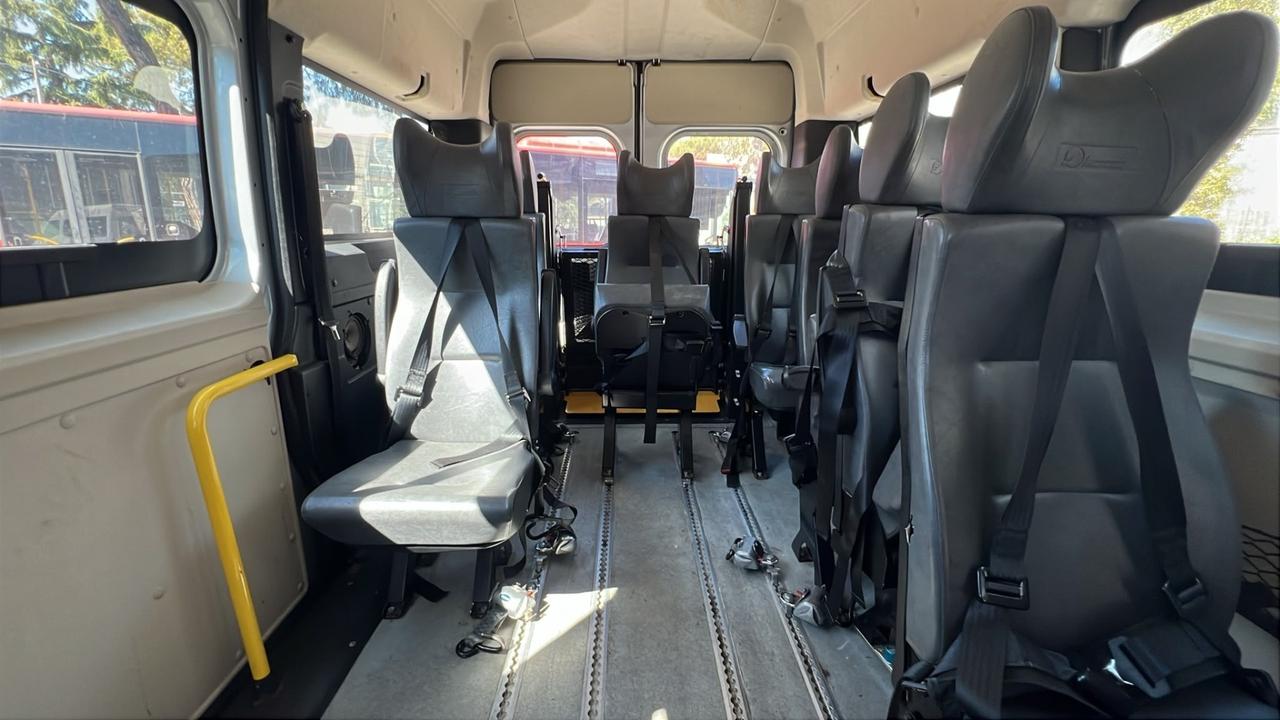 Minibus per disabili 9 posti usato Peugeot Boxer