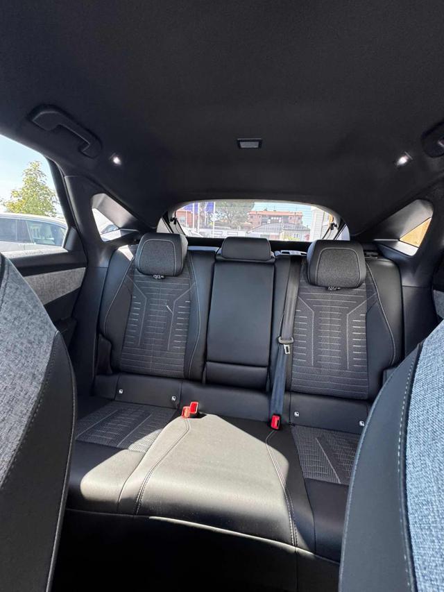 PEUGEOT 3008 Hybrid 136 e-DCS6 GT