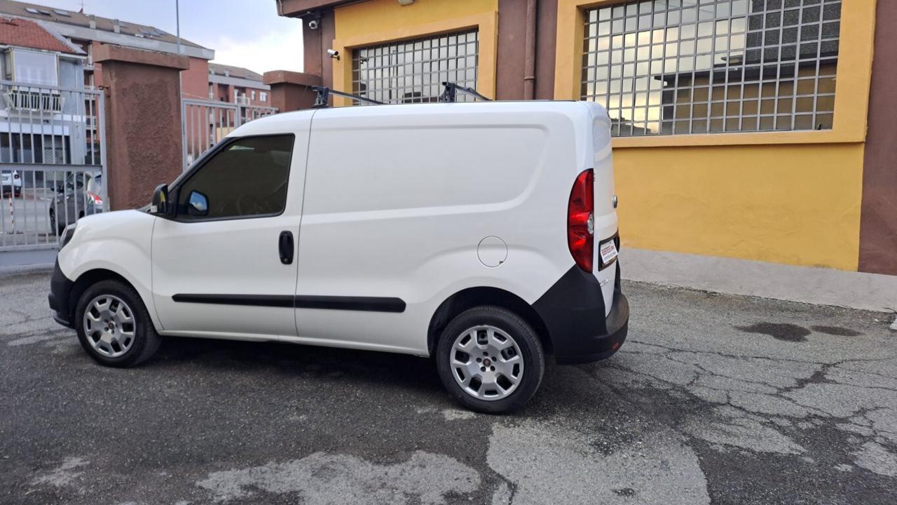 FIAT DOBLO' 1.4 T-JET NATURAL POWER LOUNGE- KM. 73000 - SCAD. BOMBOLE 01/2028 RINNOVABILI!