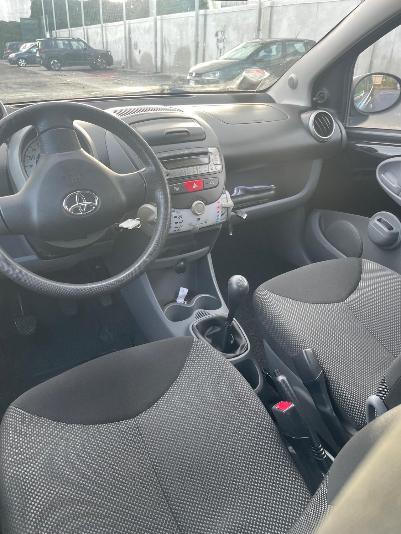Toyota Aygo 1.0 12V VVT-i 5 porte Lounge Connect MMT