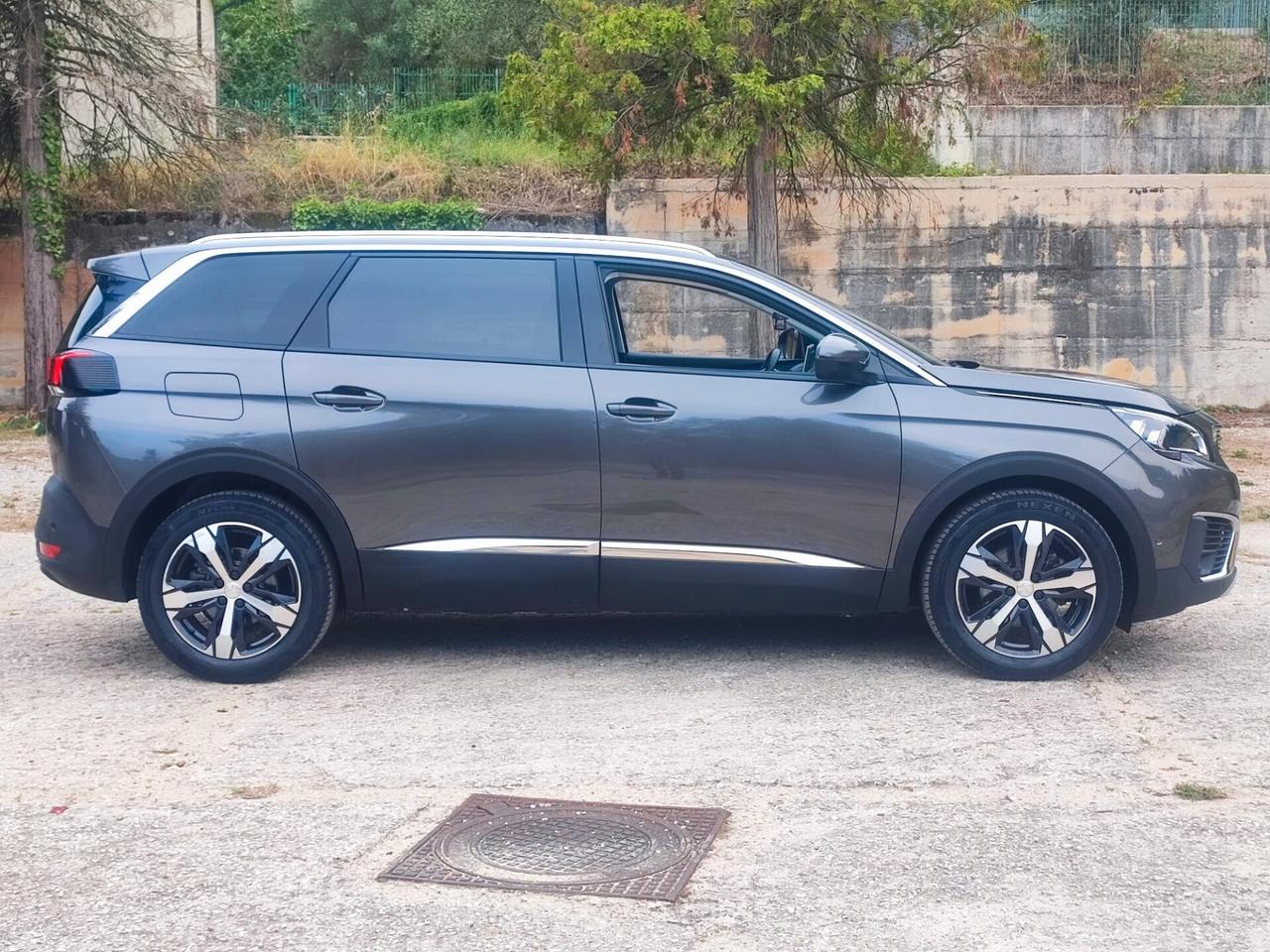 Peugeot 5008 1.5 bluehdi Allure S&S 7 posti 4 GOMME NUOVE