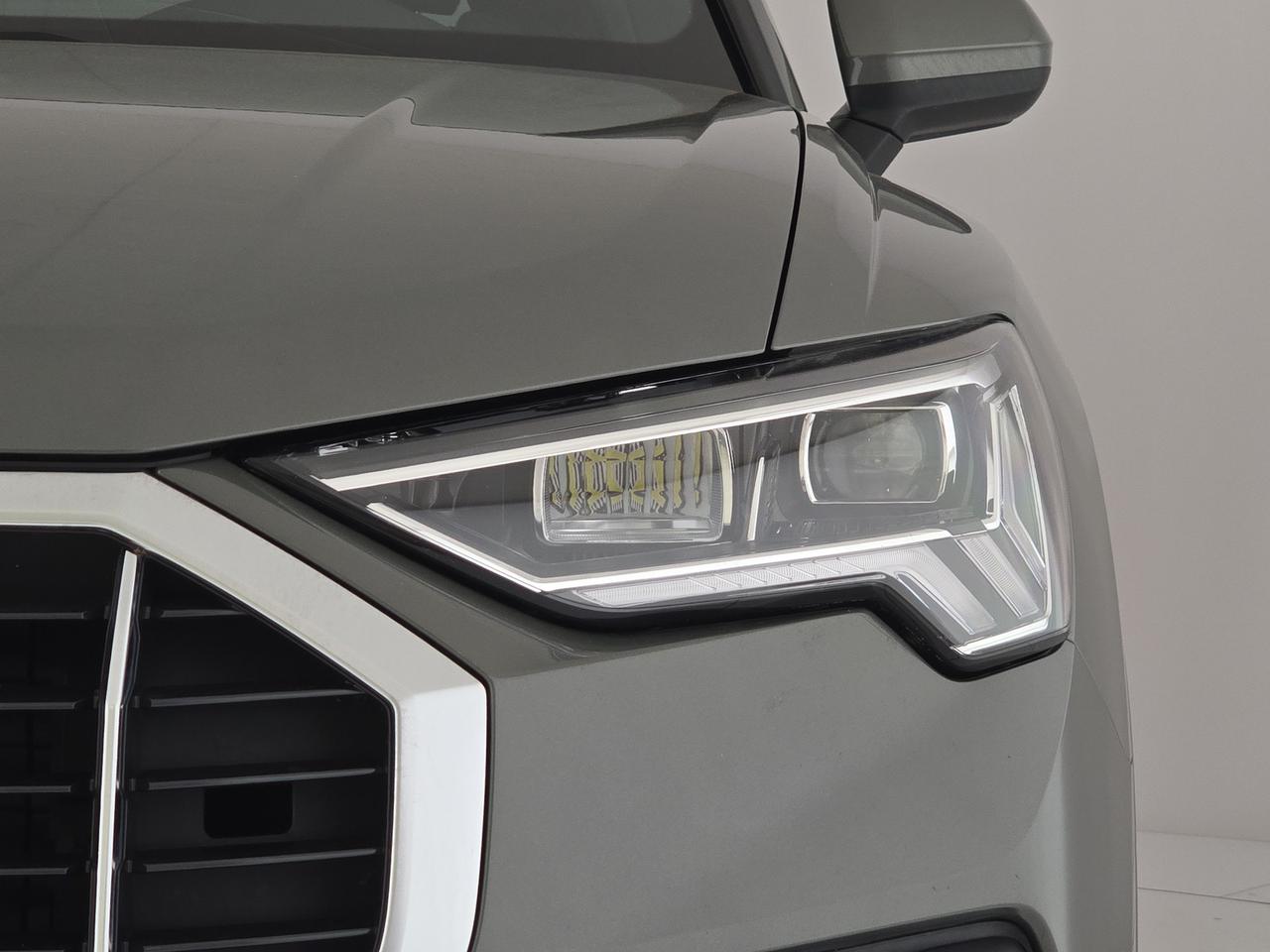 Audi Q3 35 2.0 tdi s line edition s-tronic