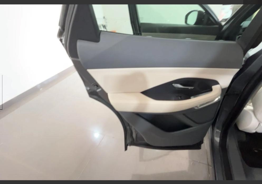 JAGUAR E-PACE 4WD R-DYNAMIC SPORT