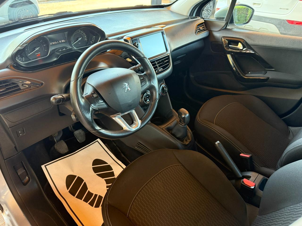 Peugeot 208 PureTech 82 5 porte Allure