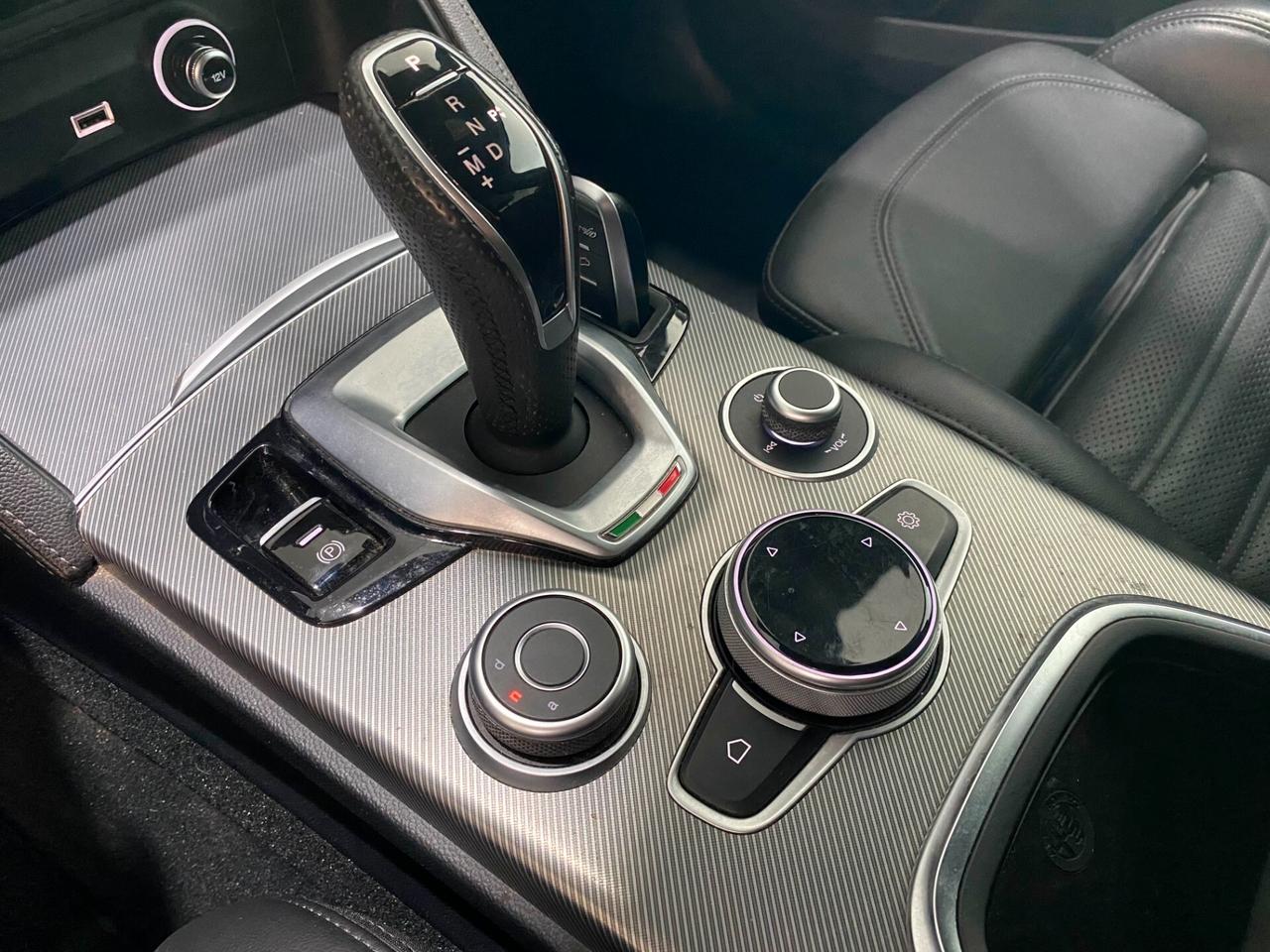 Alfa Romeo Stelvio 2.2 Turbodiesel 210 CV AT8 Q4 Veloce-12/2020