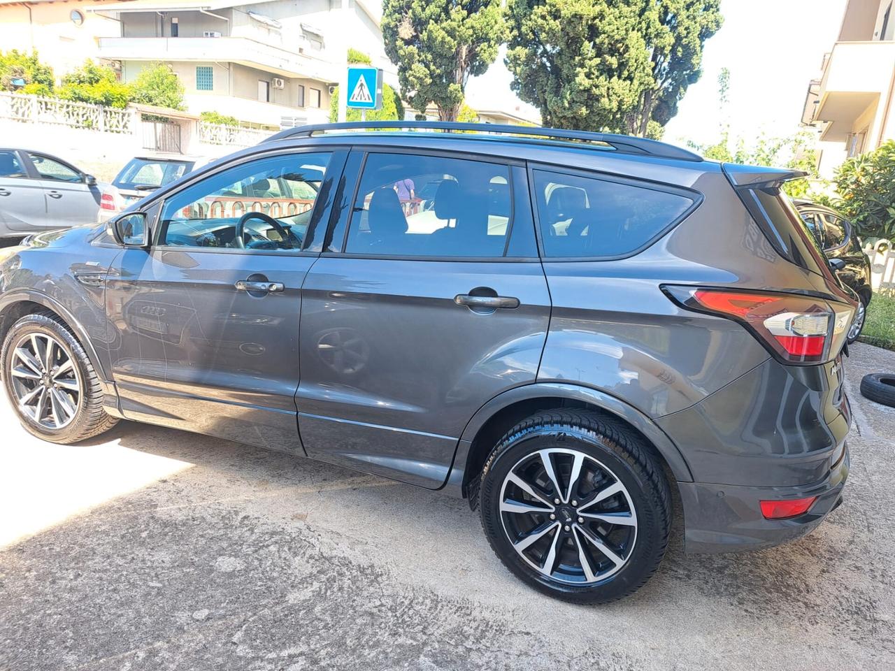 Ford Kuga 1.5 TDCI 120 CV S&S 2WD ST-Line