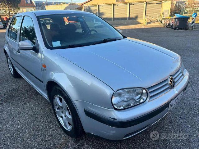 VOLKSWAGEN Golf 1.6 cat 5 porte Highline