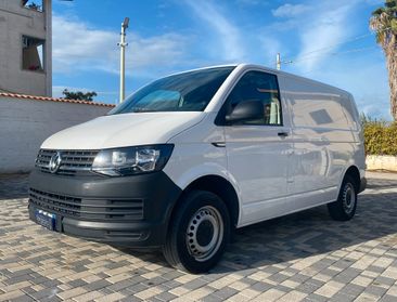 Volkswagen Transporter Business 2.0 TDI 102CV Autocarro