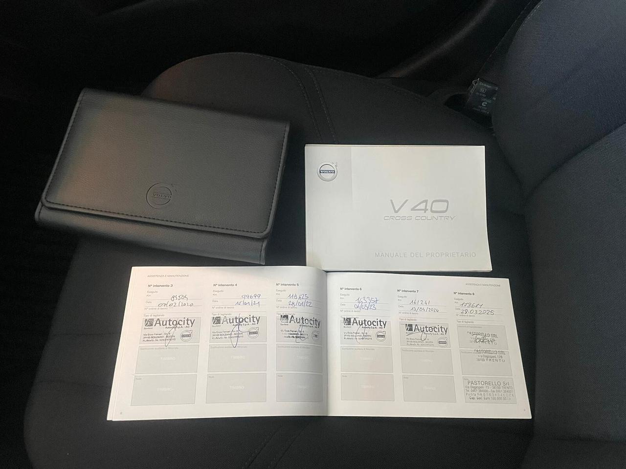 Volvo V40 D2 R-design Momentum