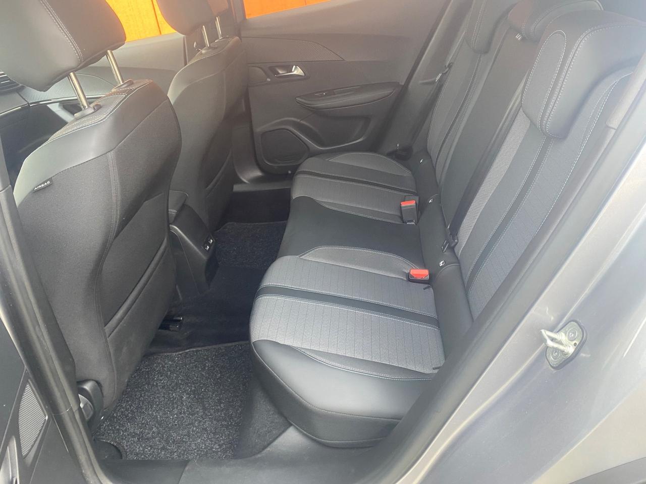 Peugeot 2008 Allure 2023 automatica