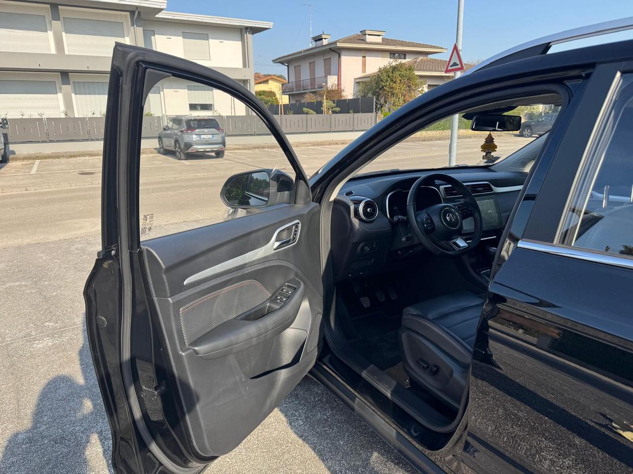 MG ZS 1.5 VTi-tech Luxury – 2023 – Perfetta