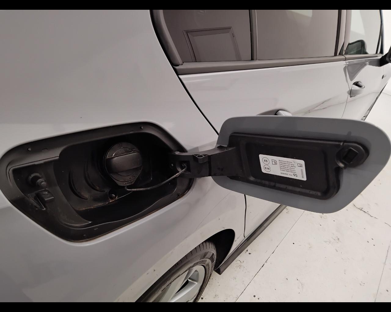 VOLKSWAGEN Golf VIII 2020 - Golf 1.5 tsi evo R-Line 130cv