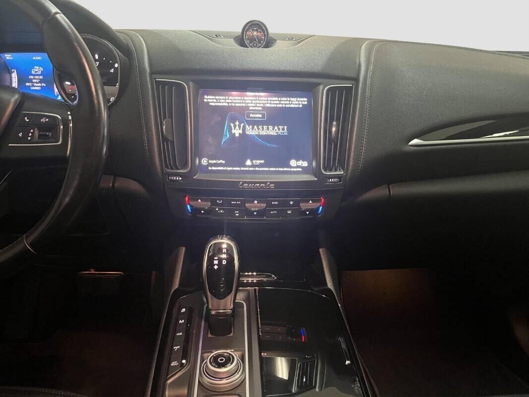 Maserati Levante 3.0 V6 250cv Gransport 2018