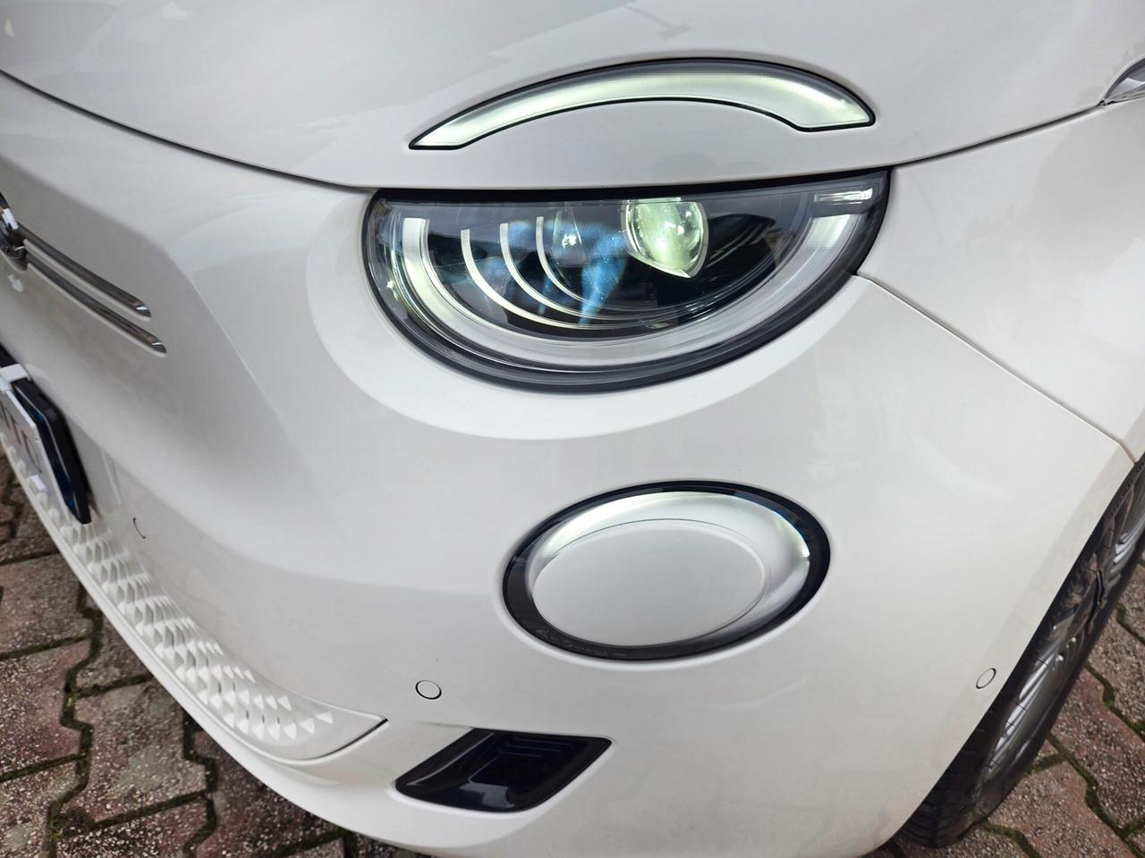 Fiat 500e Cabrio 42 kWh ICON