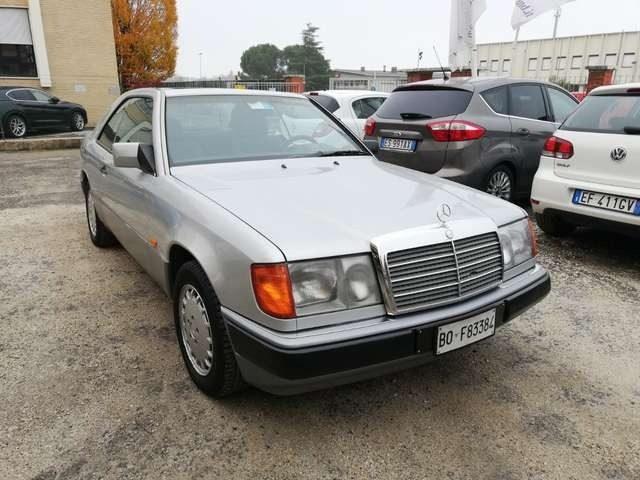 MERCEDES-BENZ 200 CE Coupé