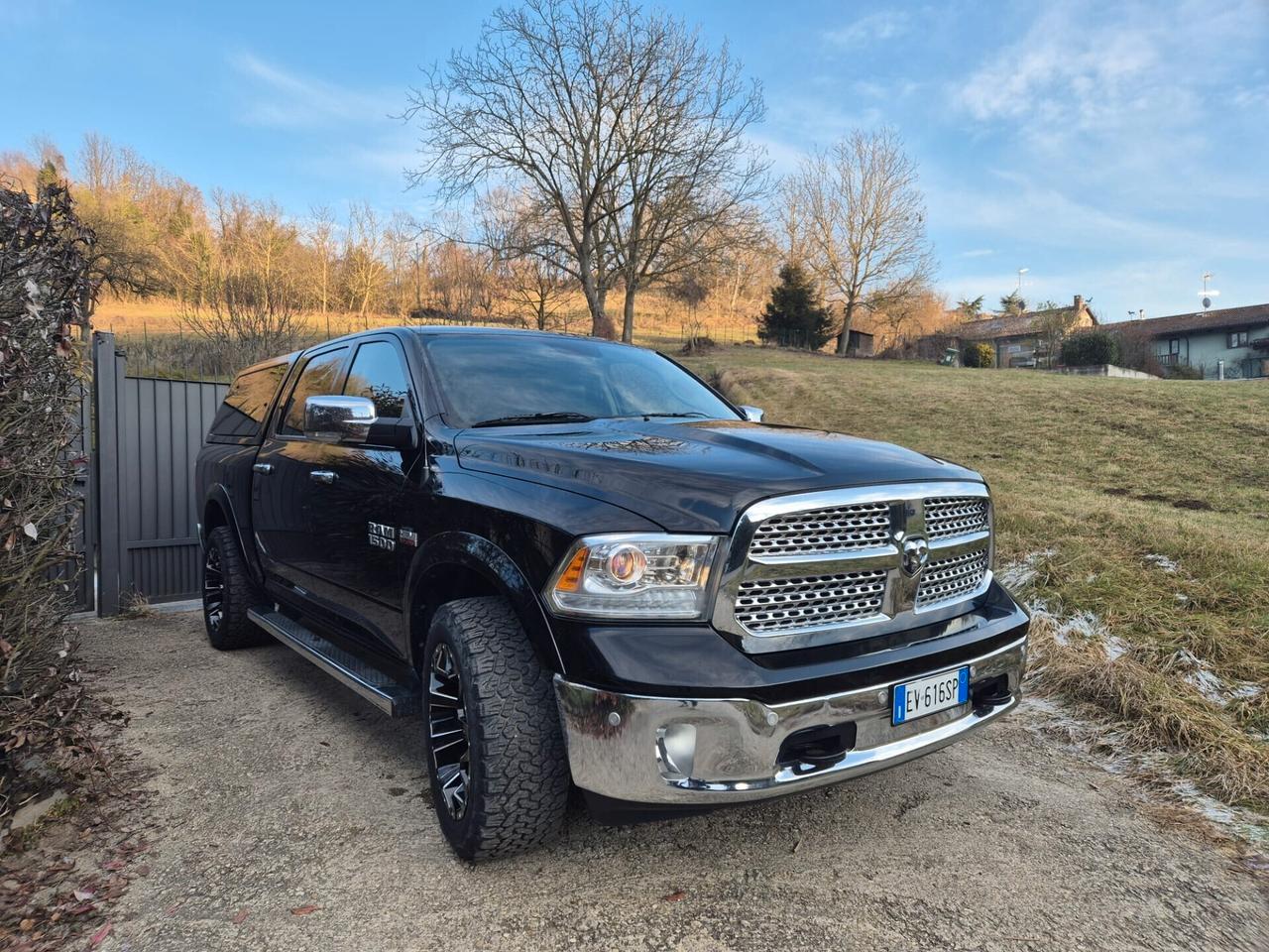 Dodge RAM 1500 LARAMIE 2014