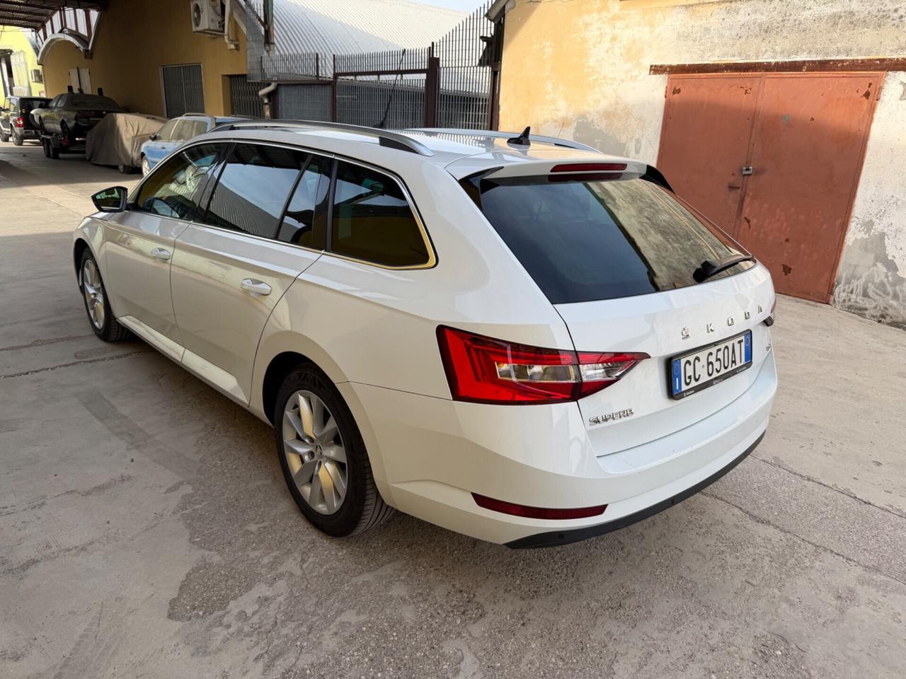 Skoda Superb 2.0 TDI 200 CV DSG 4x4 Full Optional