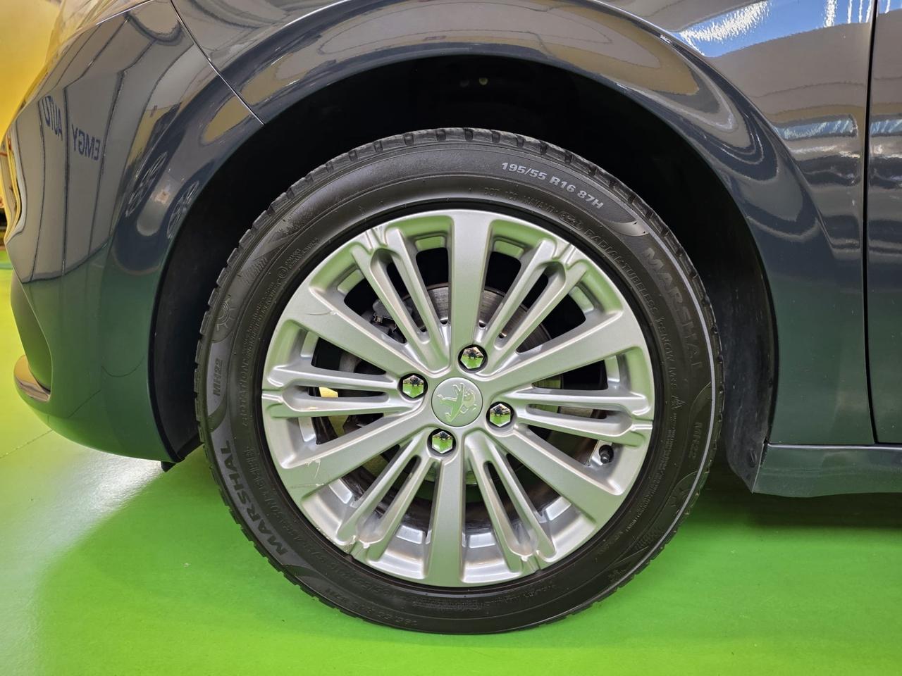 Peugeot 208 PureTech 68 5 p. Neopatentati