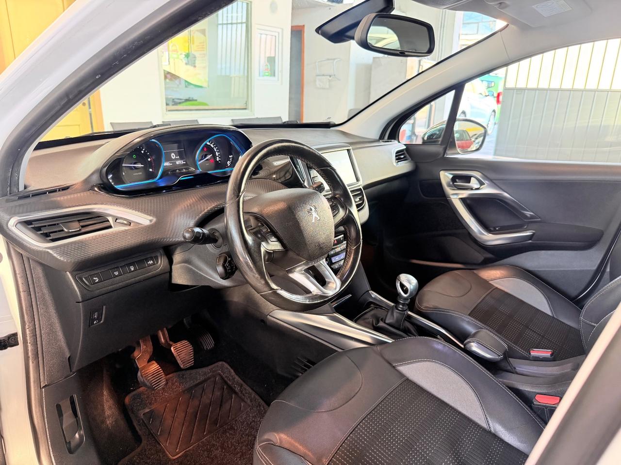 Peugeot 2008 1.6 e-HDi 115 CV Stop&Start Féline Neopatentati