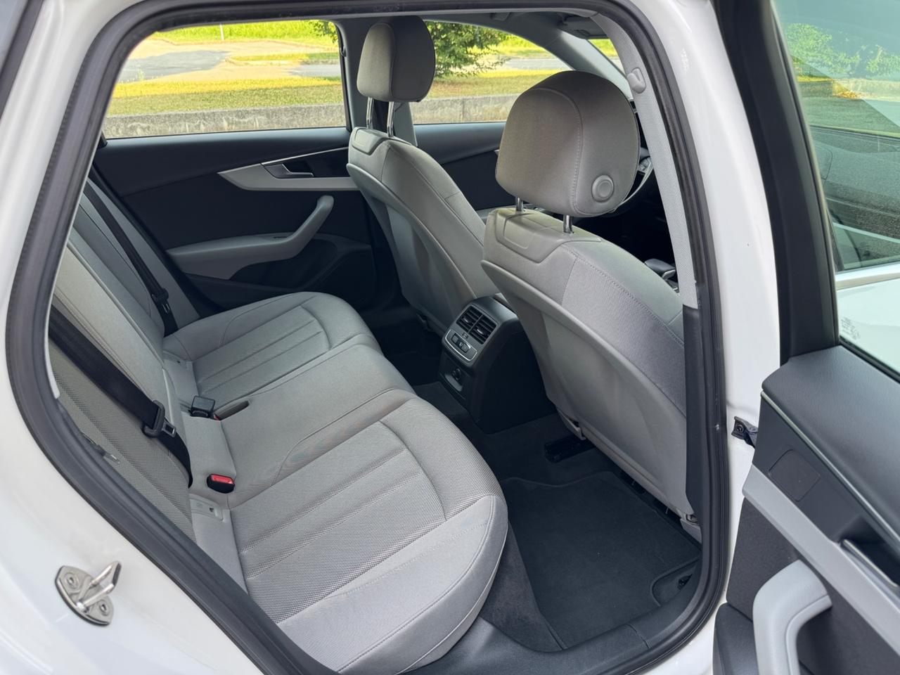 Audi A4 Avant 35 TDI/163 CV S tronic Business Advanced