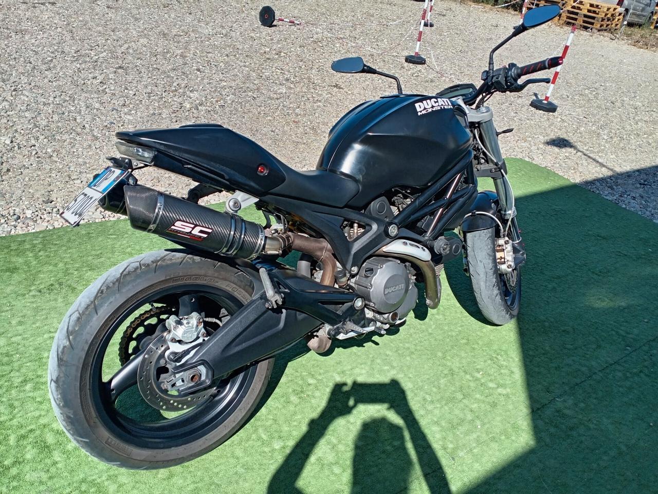 DUCATI MONSTER NAKED