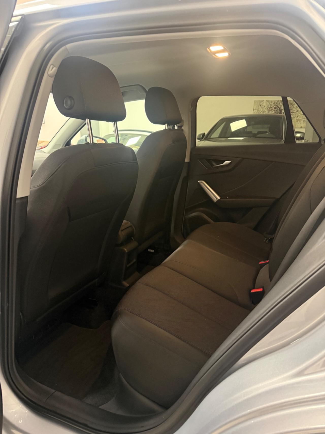 Audi Q2 35 TDI S tronic Business Advanced