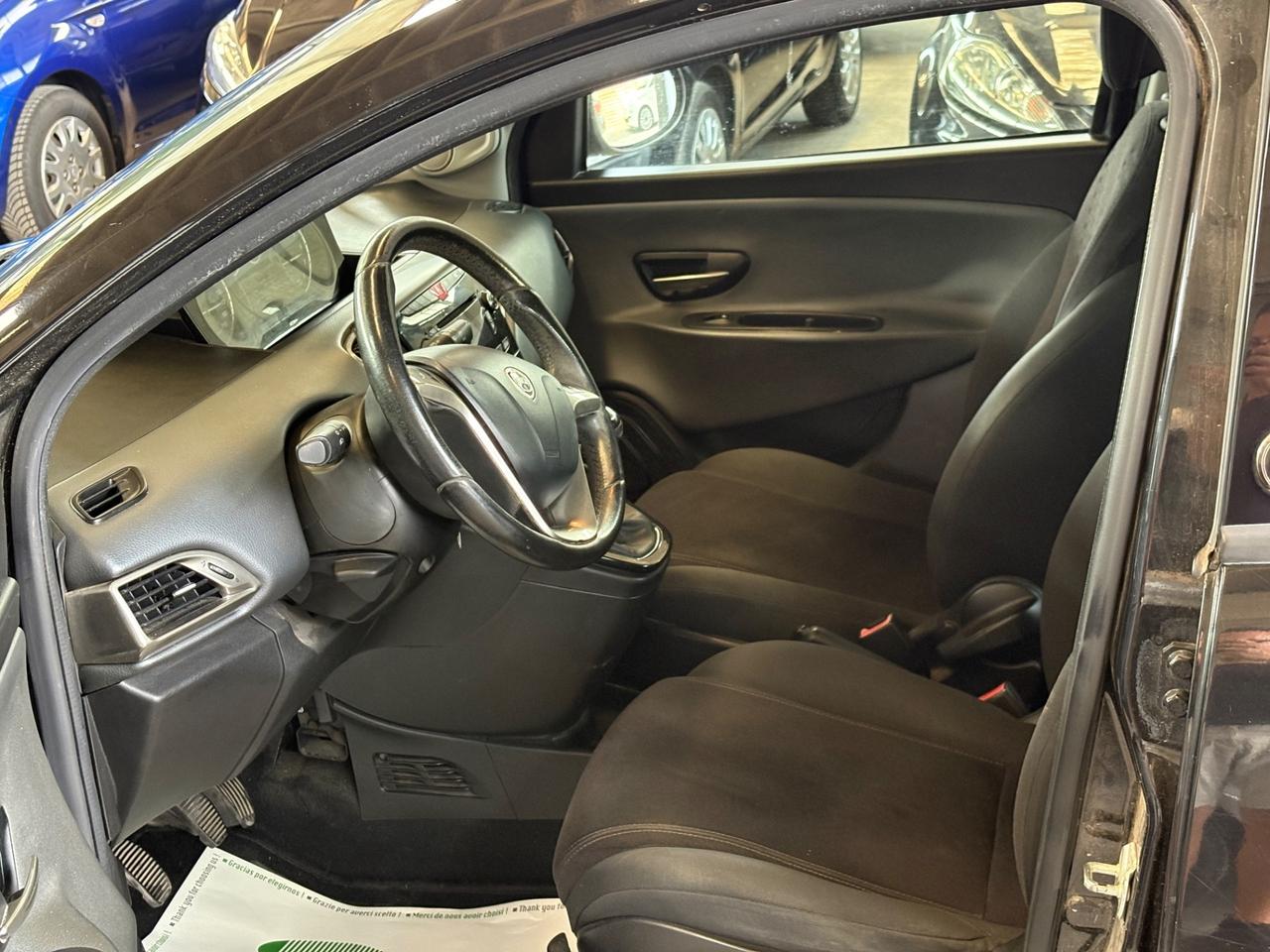 Lancia Ypsilon 0.9 TwinAir 85 CV 5 porte Metano Ecochic Elefantino