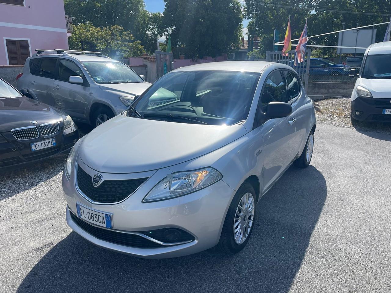 Lancia Ypsilon 1.2 69 CV 5 porte Gold